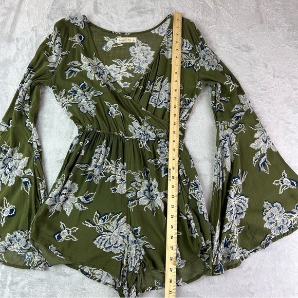 Abercrombie and Fitch Romper Small Green Floral Summer Bell Sleeves Spring Short - Picture 12 of 16